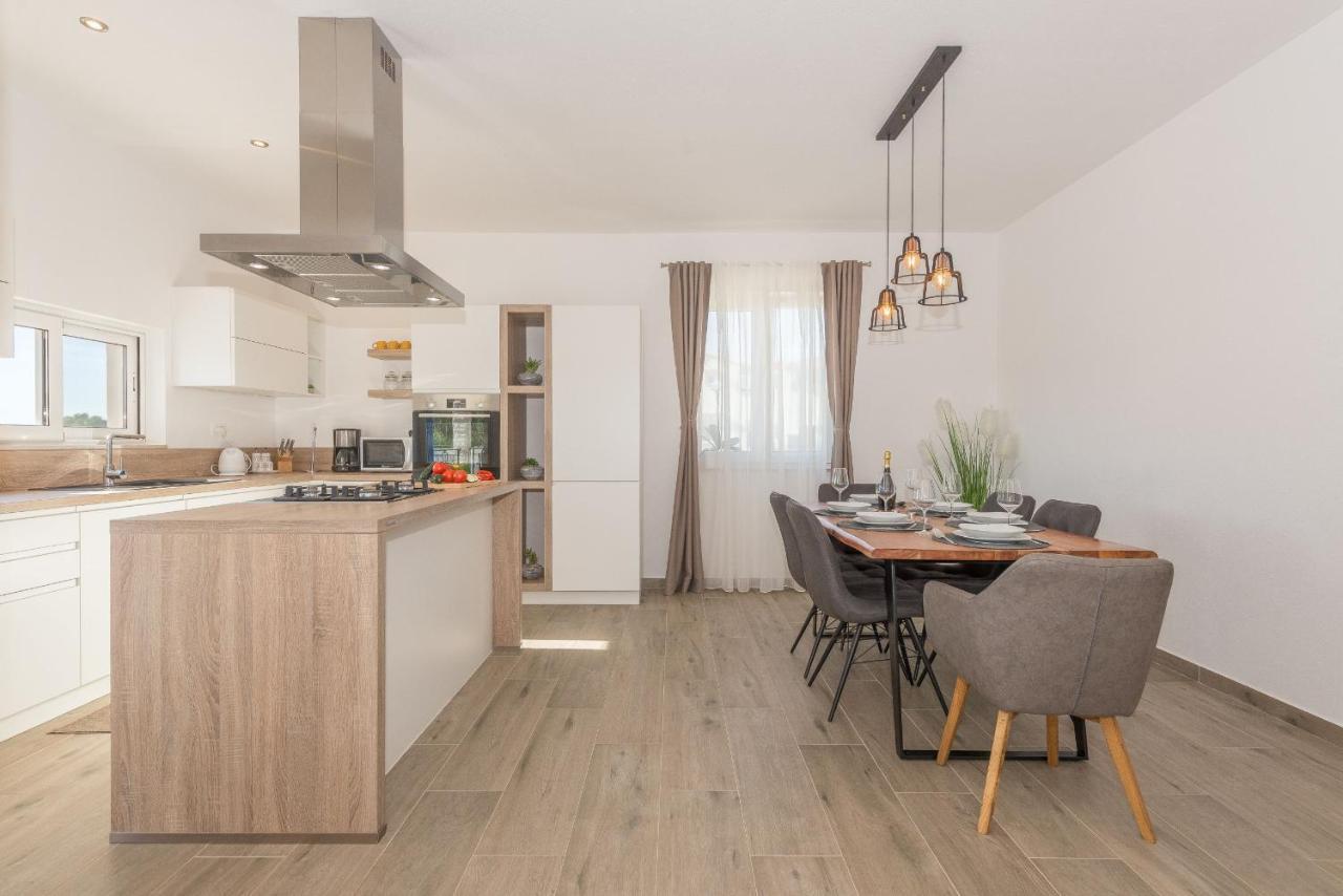 Villa Tara Zadarvillas Tinj Exteriér fotografie