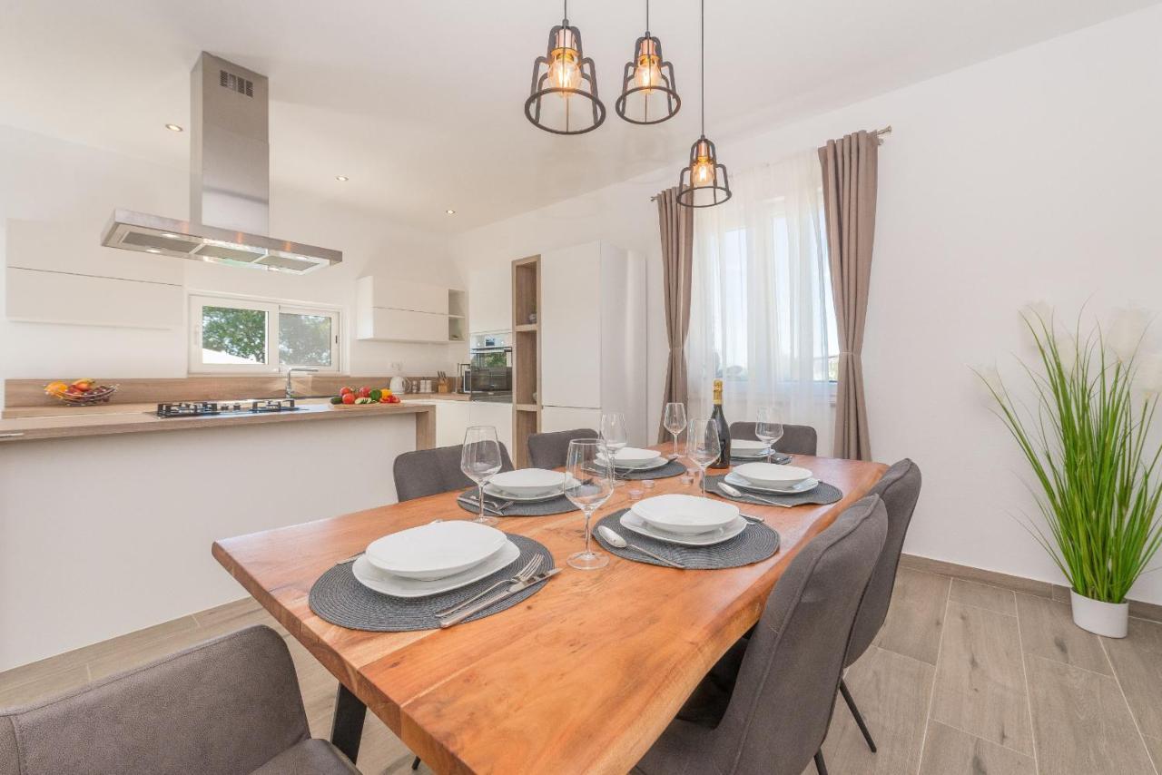 Villa Tara Zadarvillas Tinj Exteriér fotografie